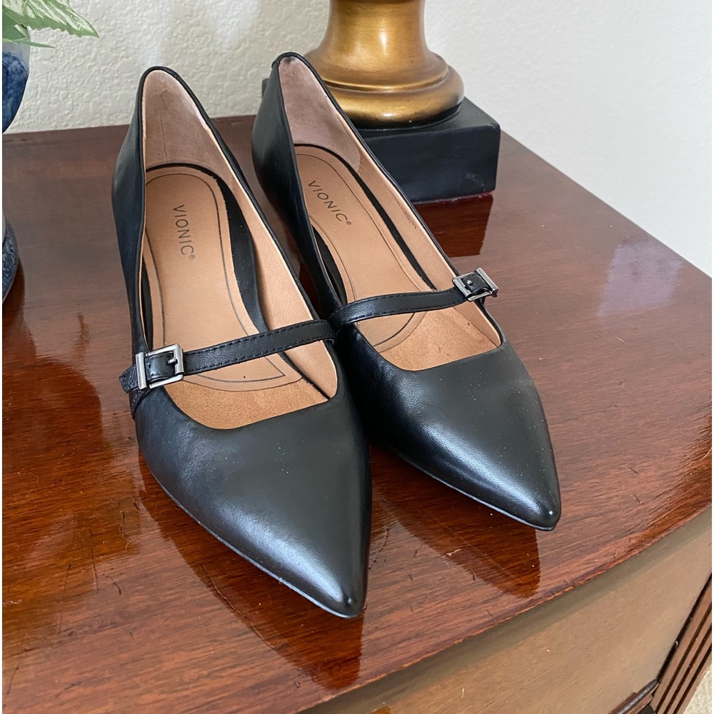 Vionic Minnie Black Leather Size 8 New never worn